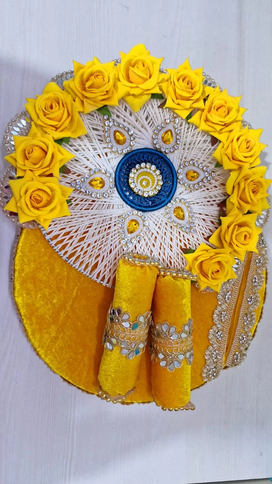 Shree sinhasan  - 12 inch yellow colour – photo 2 – Handmade by Shubh Shringaar