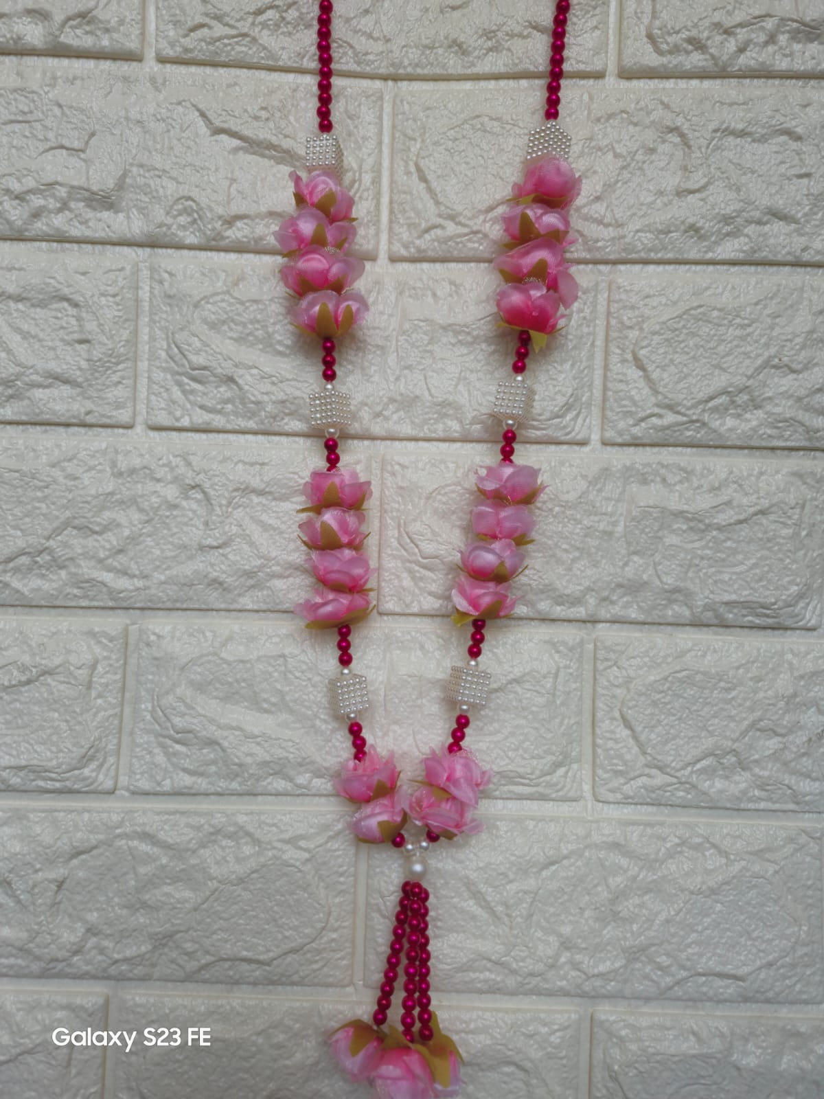 White pink mala – photo 2 – Handmade by Shubh Shringaar